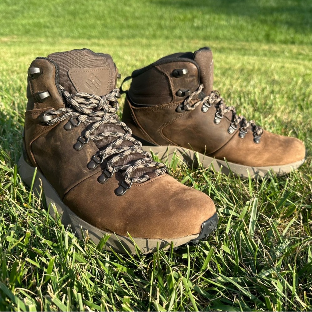 Columbia mens brown waterproof boots size 10.5
